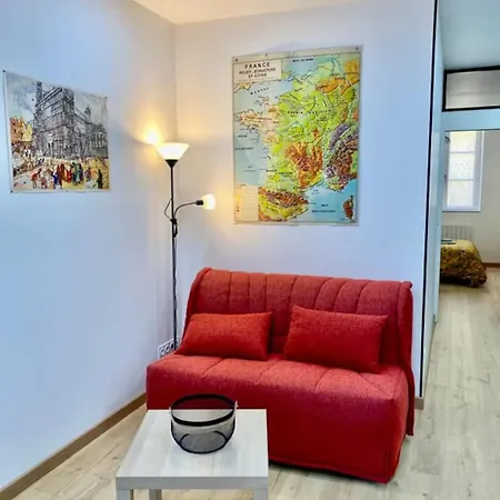 Le Cathedrale-poitierscentre-la Conciergerie Poitiers